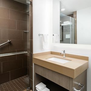 One-Bedroom King Suite